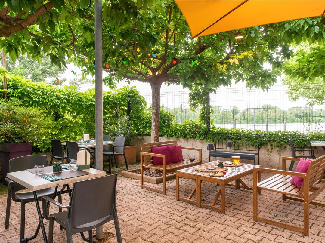 Chasse-sur-Rhone酒店住宿-基里亚德里昂吉沃尔酒店