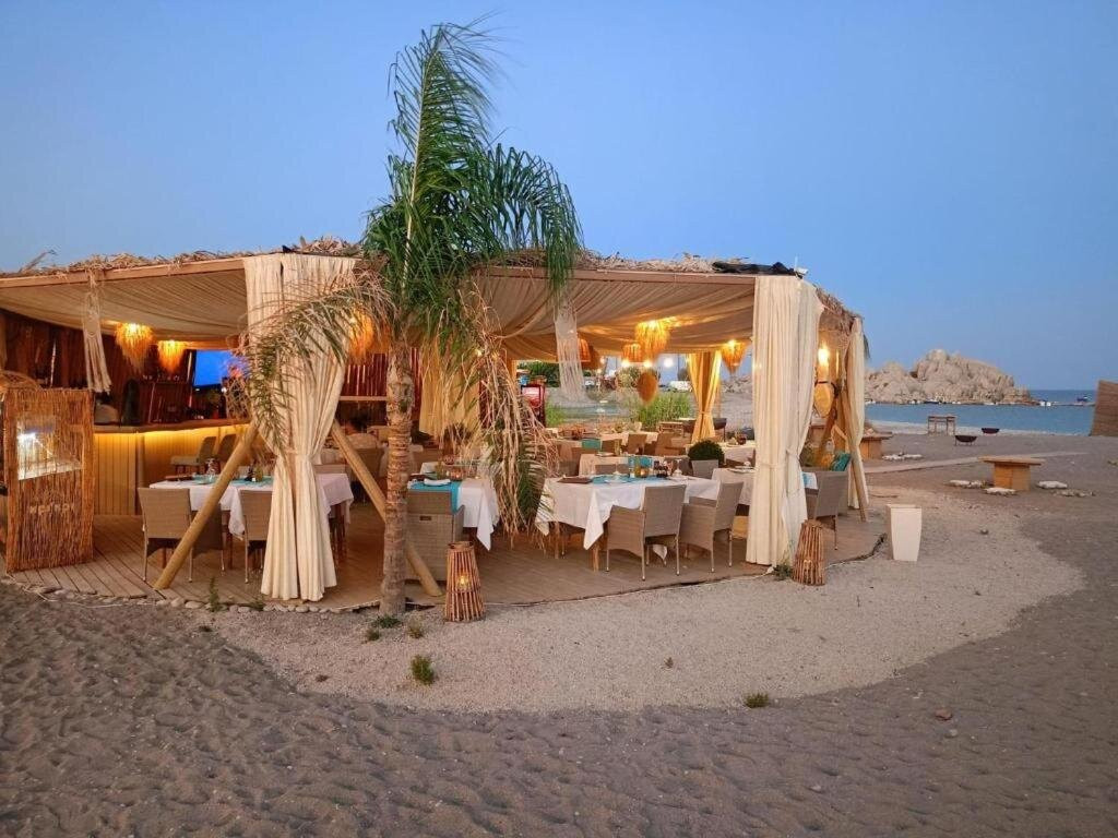 Alia Beachfront Suites And Spa