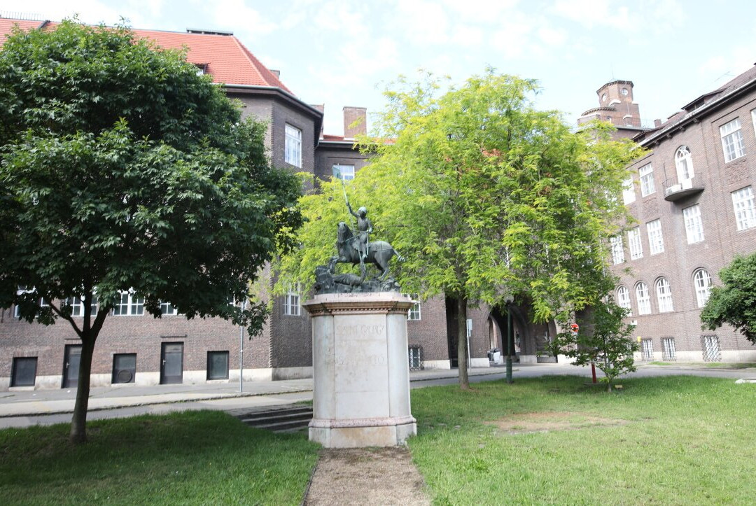 Statue of St George and the Dragon-塞格德必去景点