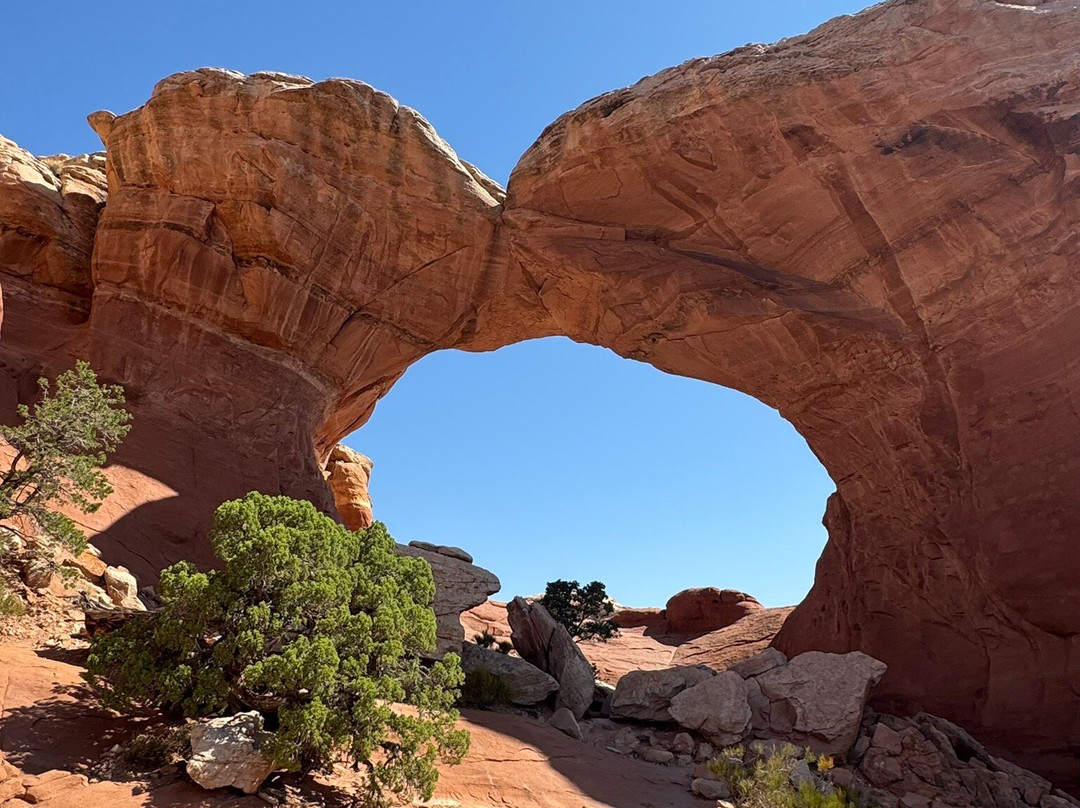 Broken Arch-拱门国家公园必去景点