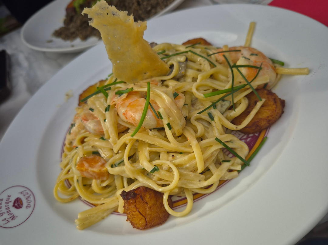 Hôtel-Restaurant Le Grand Monarque主图