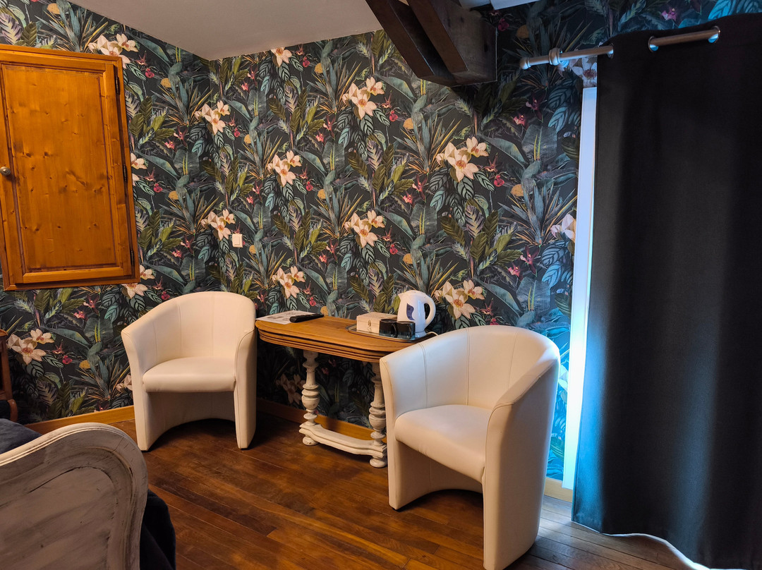 Aux Tourmarniotes主图