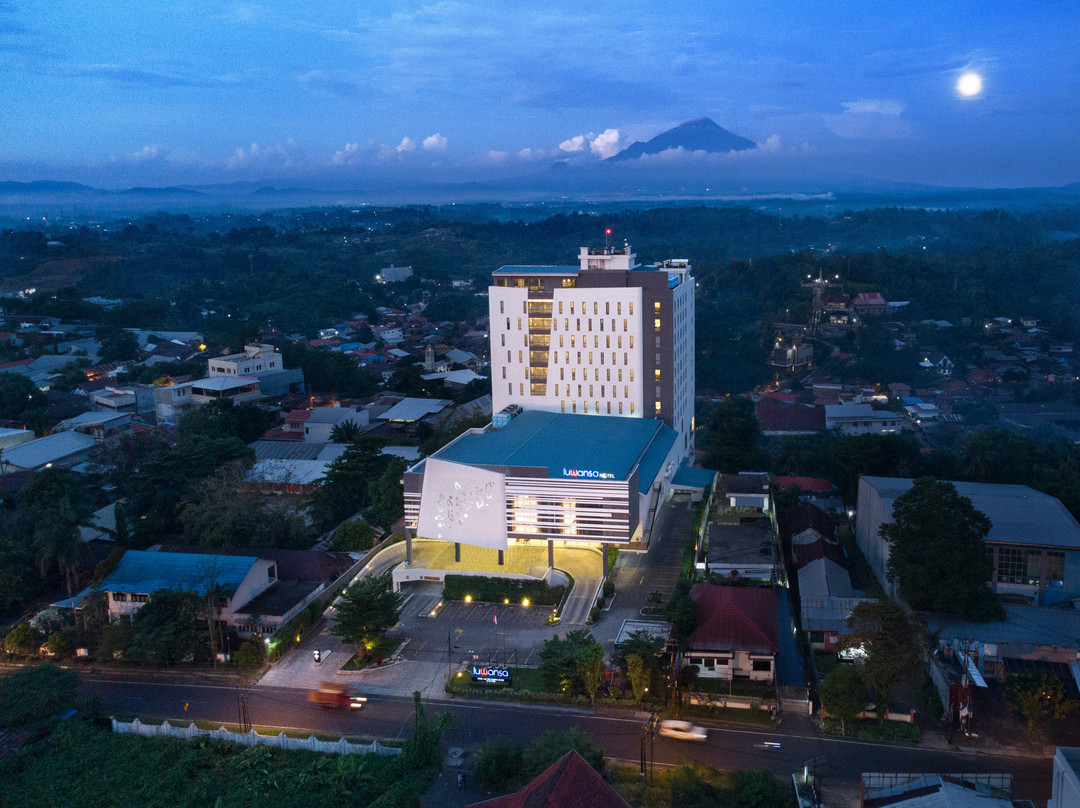 Luwansa Hotel and Convention Center Manado主图