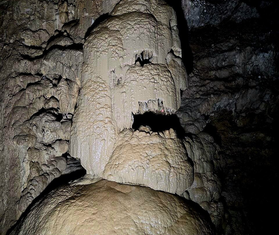 New Athos Cave-New Athos必去景点