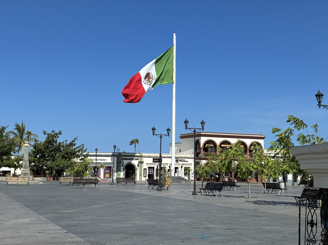 Plaza Mijares-圣何塞卡波必去景点