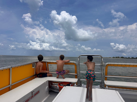 Adventures in Paradise Fort Myers Beach-迈尔斯堡海滩必去景点