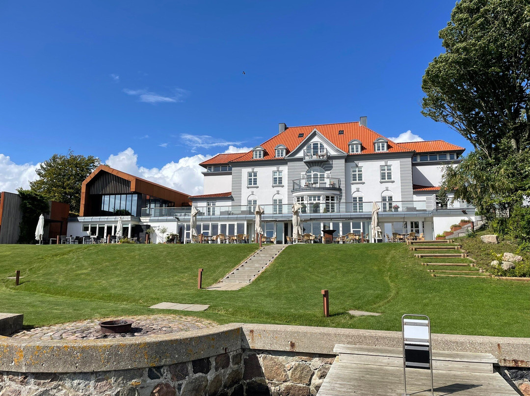 Sixtus Sinatur Hotel & Konference主图