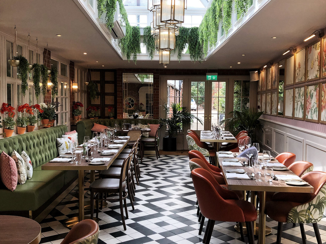 The George Hotel主图