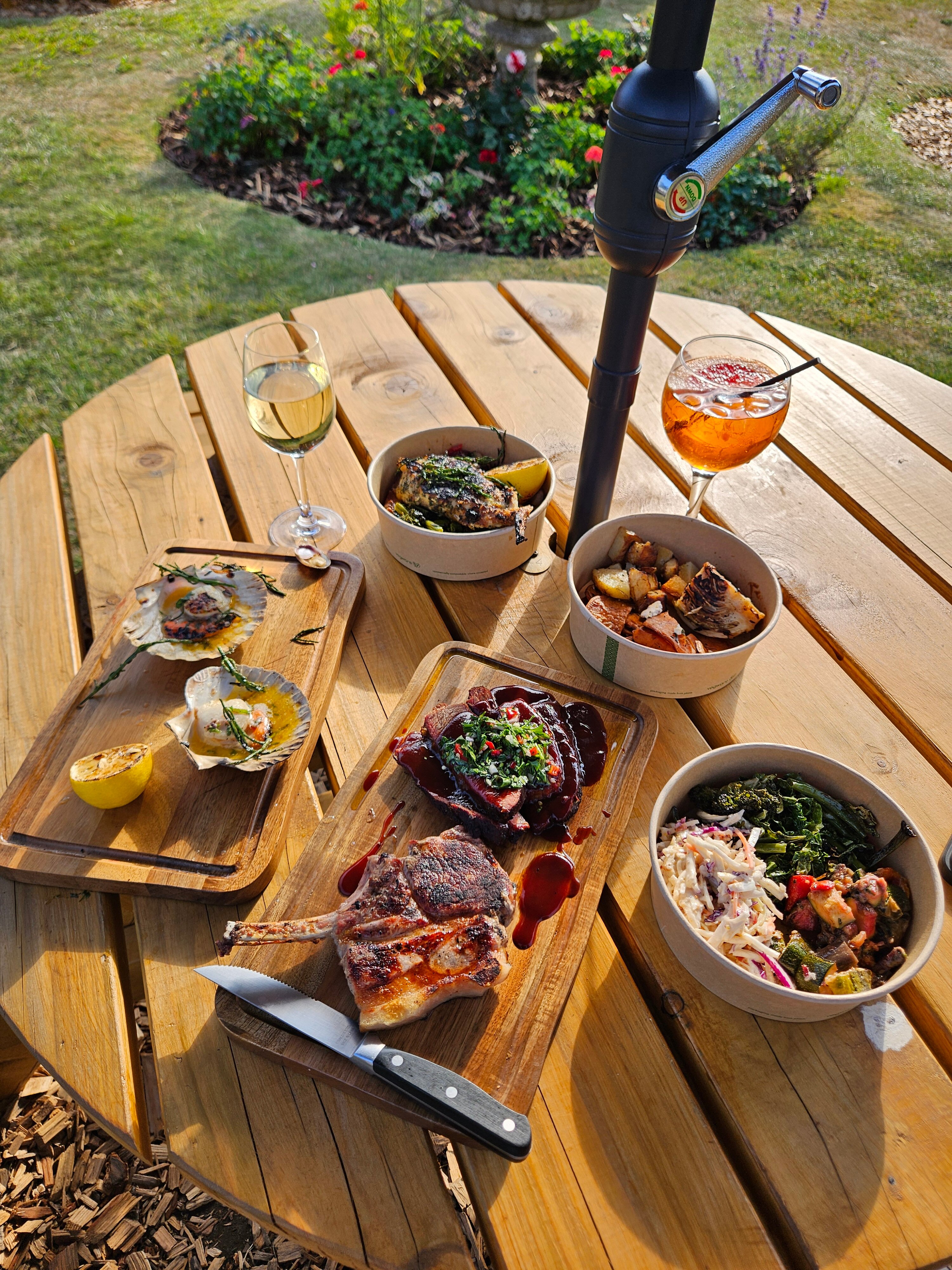 The Nobody Inn-官方