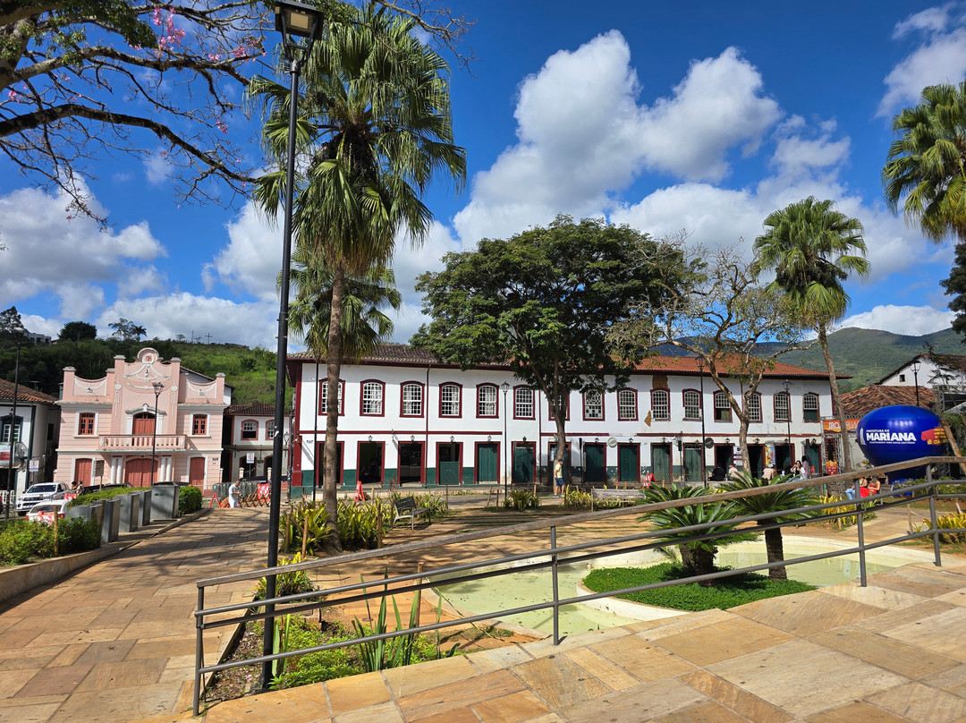 Praca Gomes Freire-Mariana必去景点