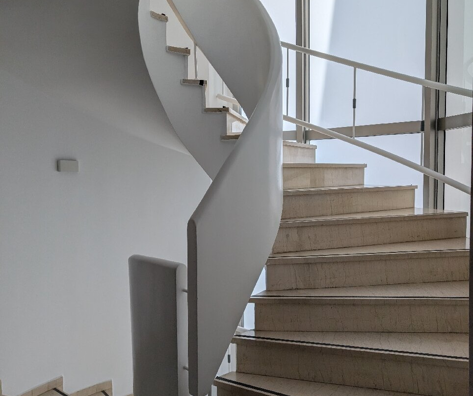 艾默瑞莉雅酒店主图