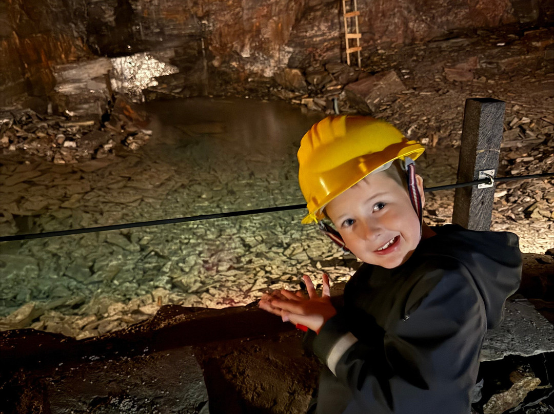 Carnglaze Caverns-利斯卡德必去景点