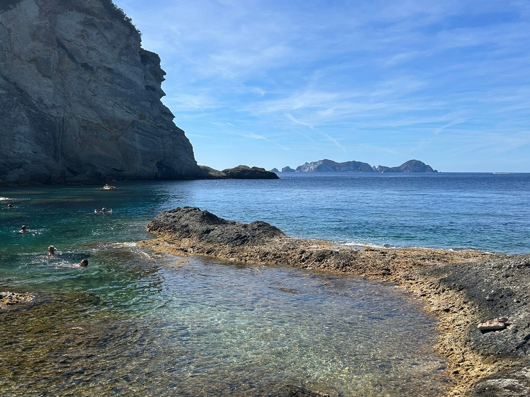 Cala Fonte-Ponza Island必去景点
