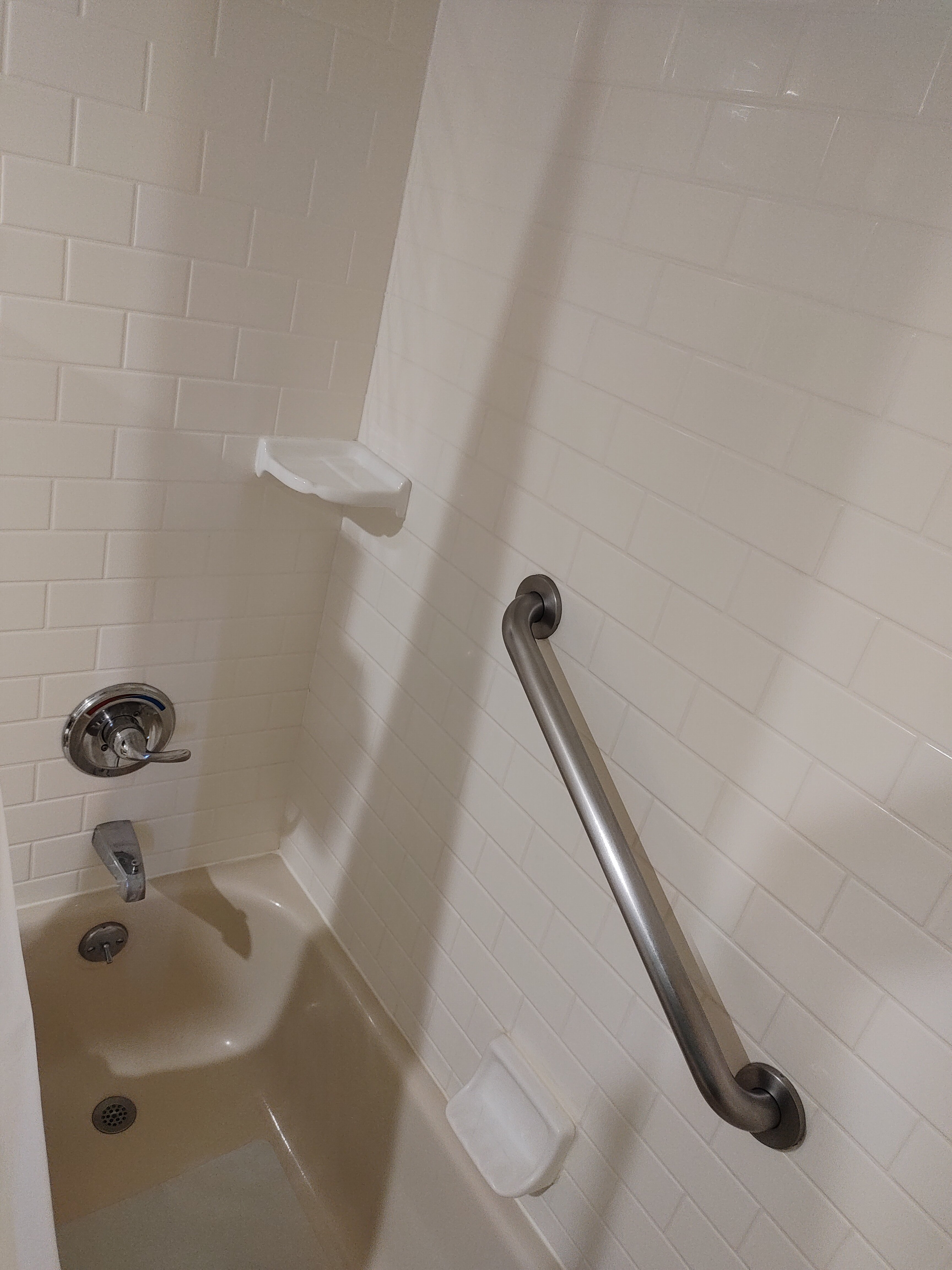 Best Western Plus Galleria Inn & Suites-浴室