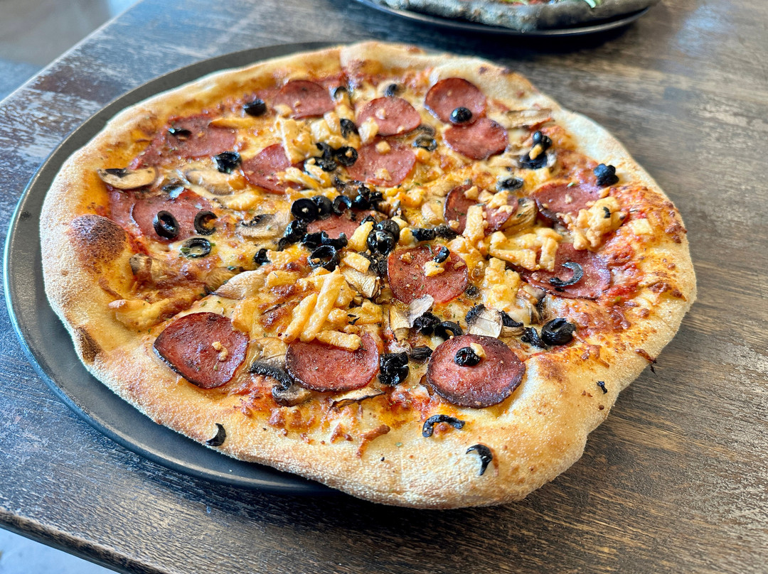 南部地区餐馆和美食-Black Crust Pizzeria