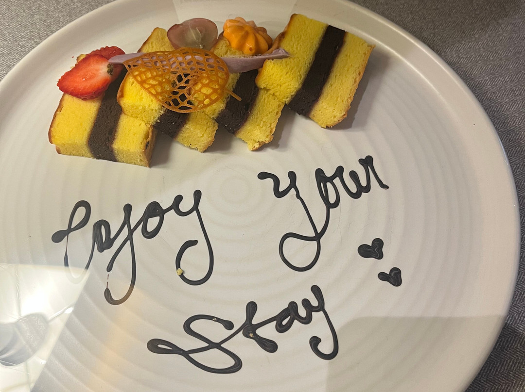 Whiz Luxe Hotel Spazio Surabaya主图