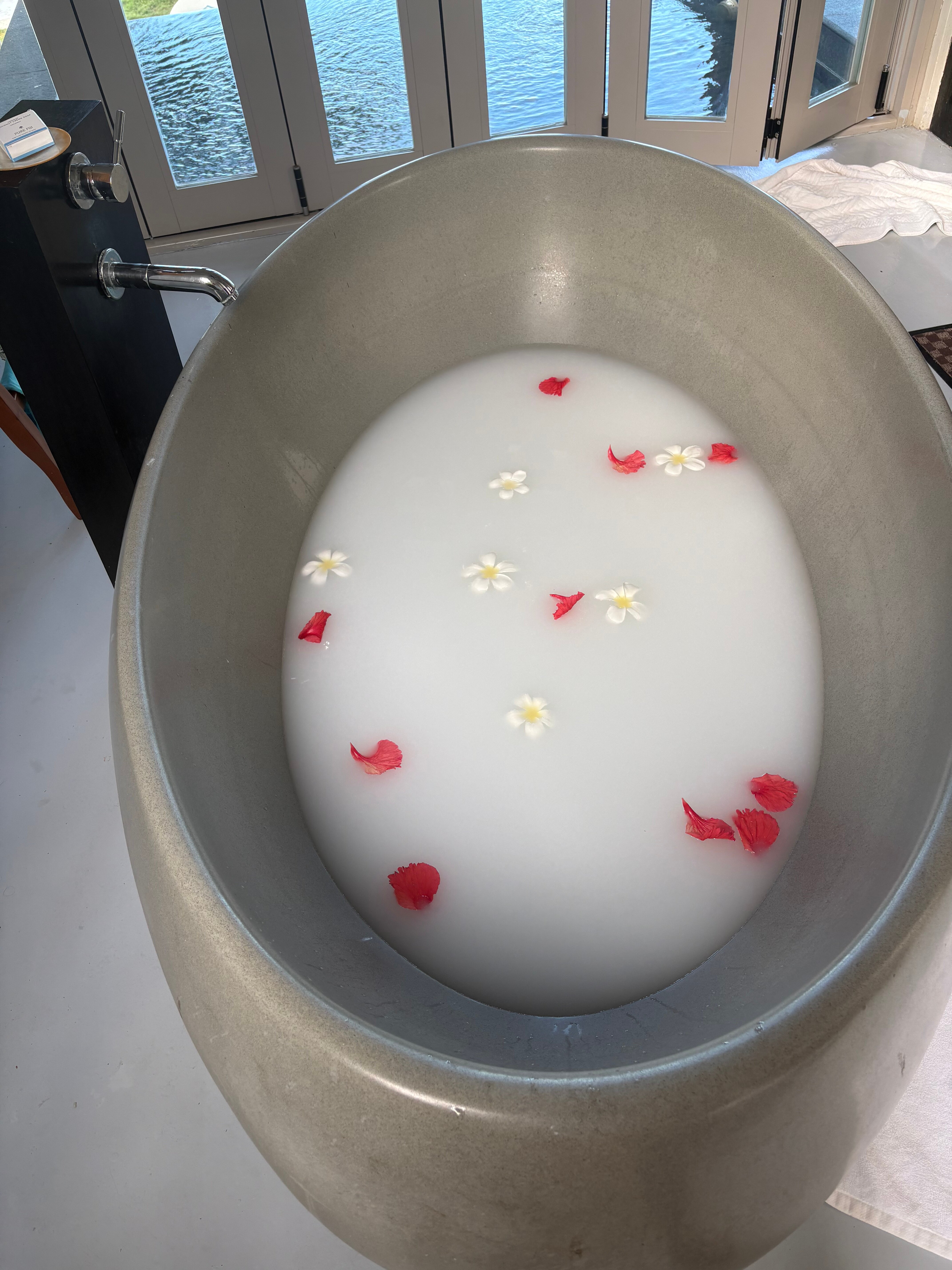 塔底莱岛度假村-浴室