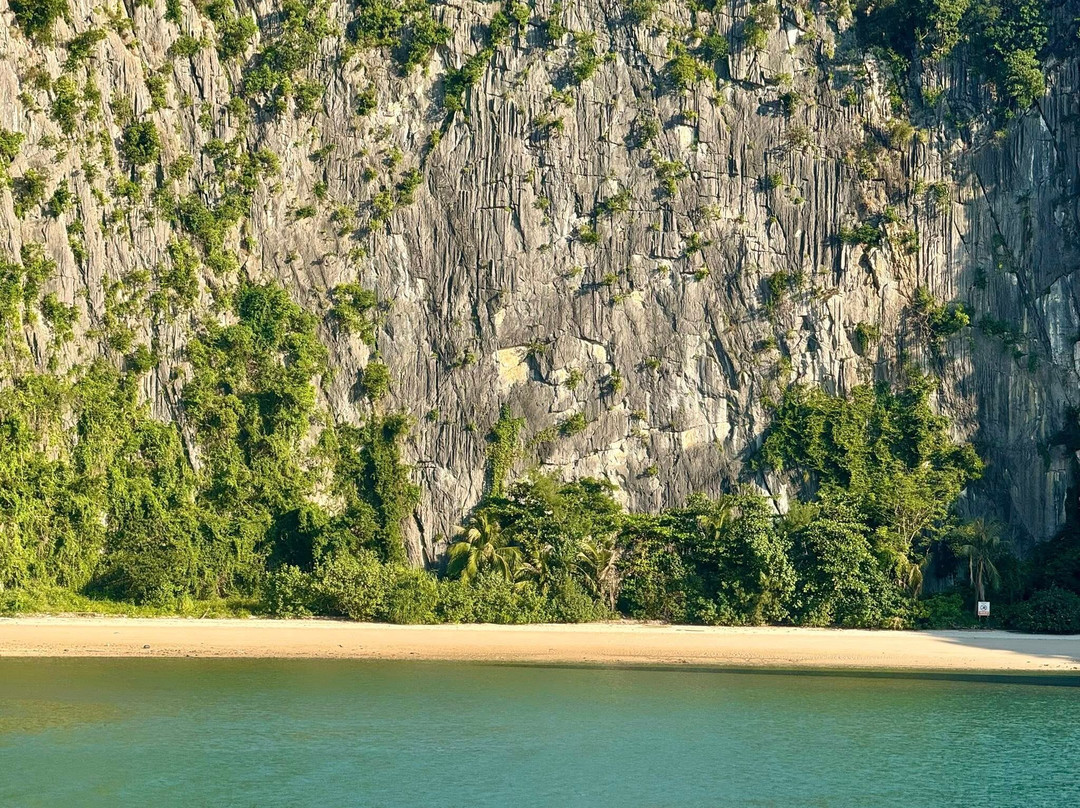 Blue Swimmer Outdoors-下龙湾必去景点