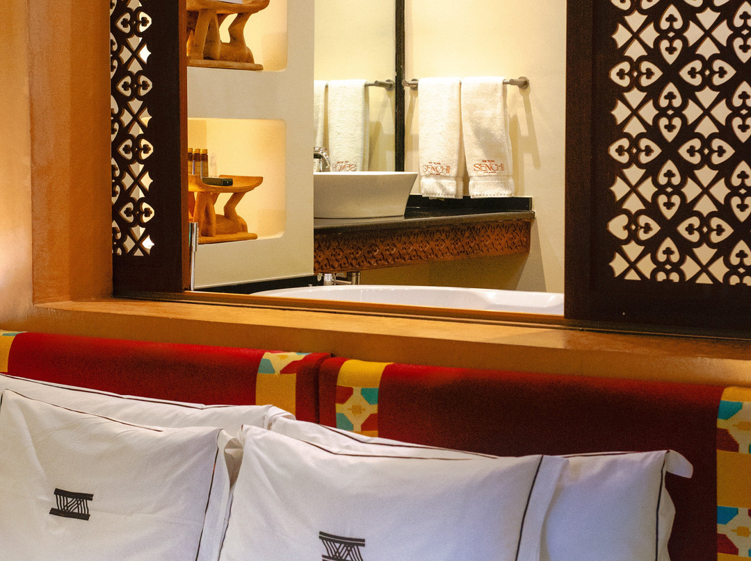 The Royal Senchi Hotel and Resort主图