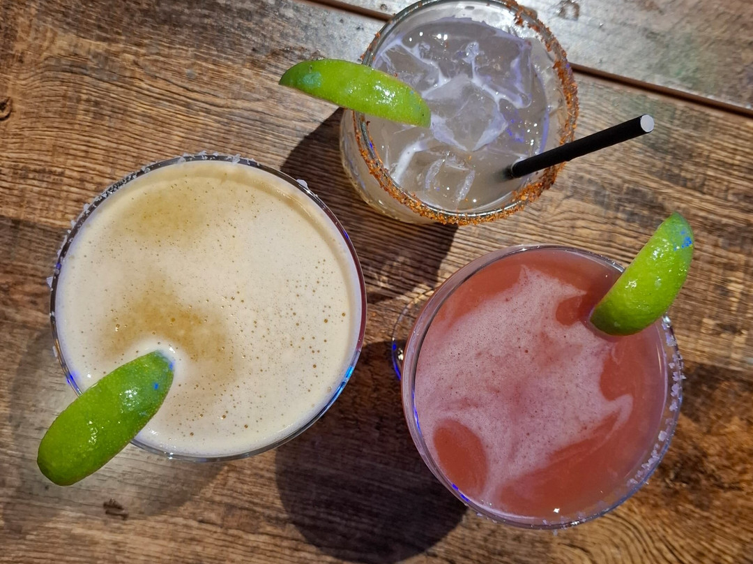 Common Bar & Kitchen