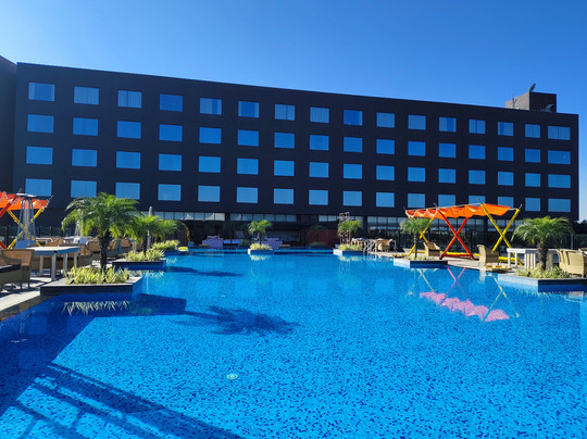 Essentia Luxury Hotel Indore主图