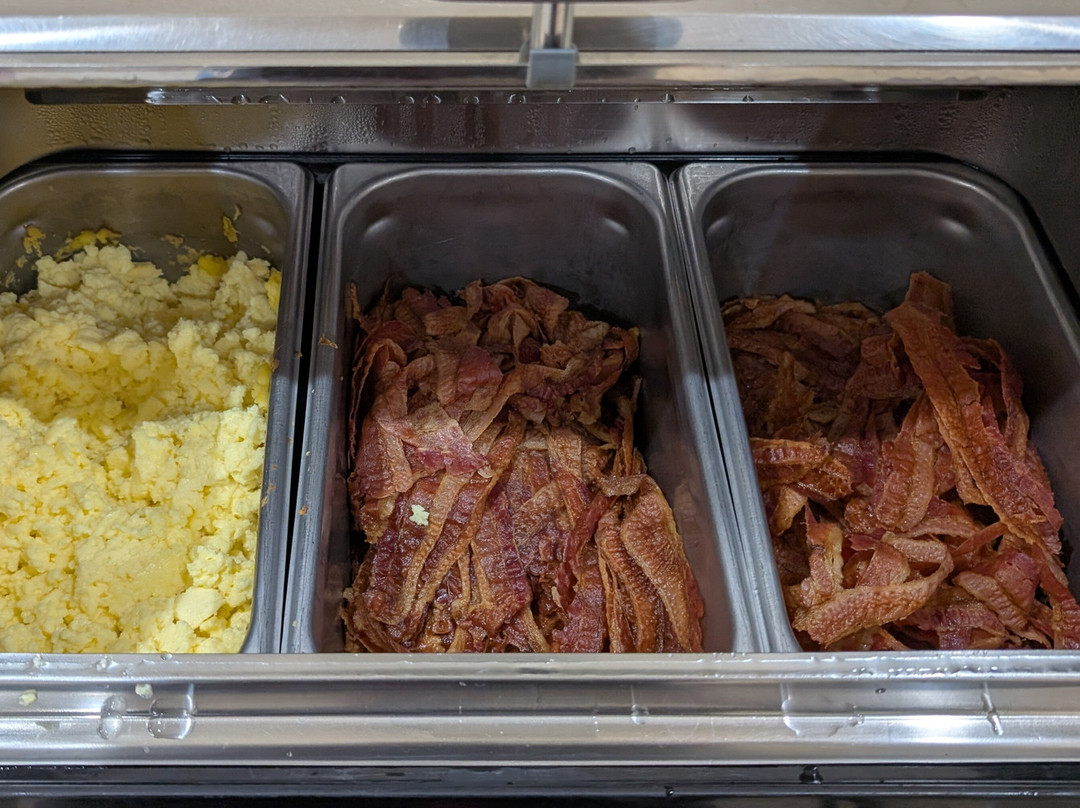 Ramada by Wyndham College Station主图