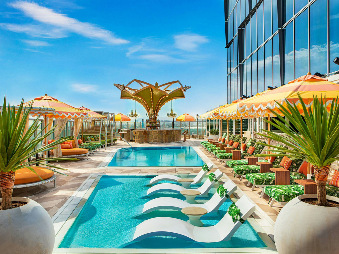 AC Hotel Downtown Los Angeles