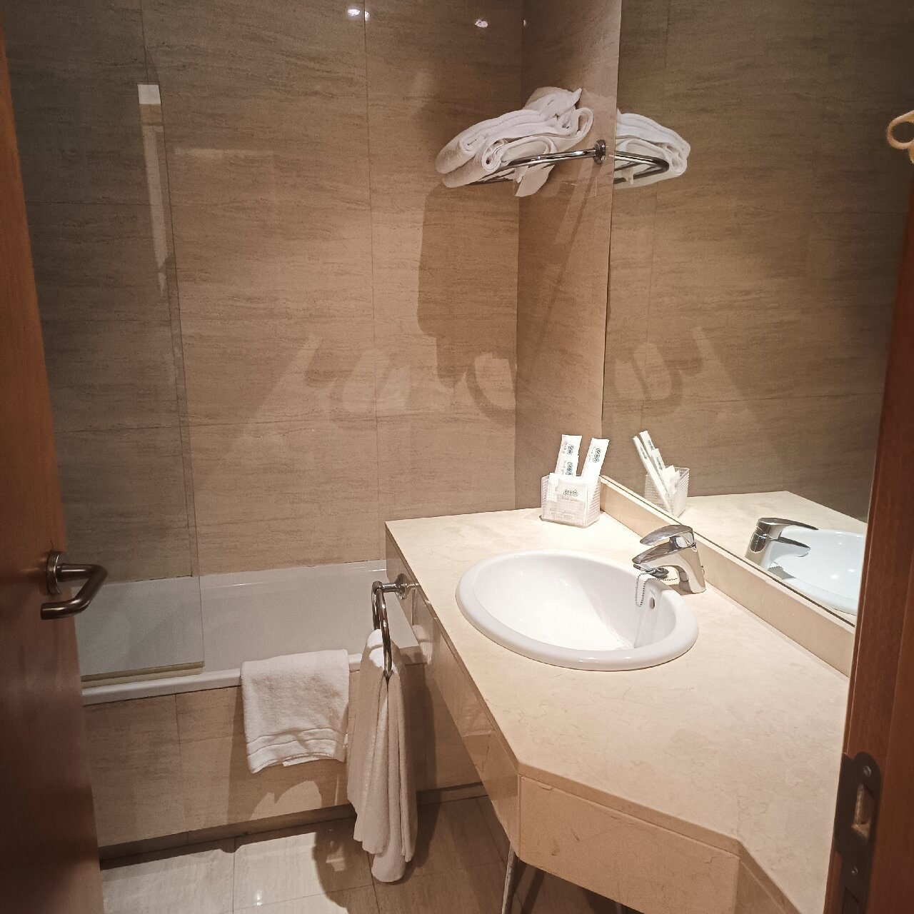 泽尼特洛格罗尼奥酒店-官方