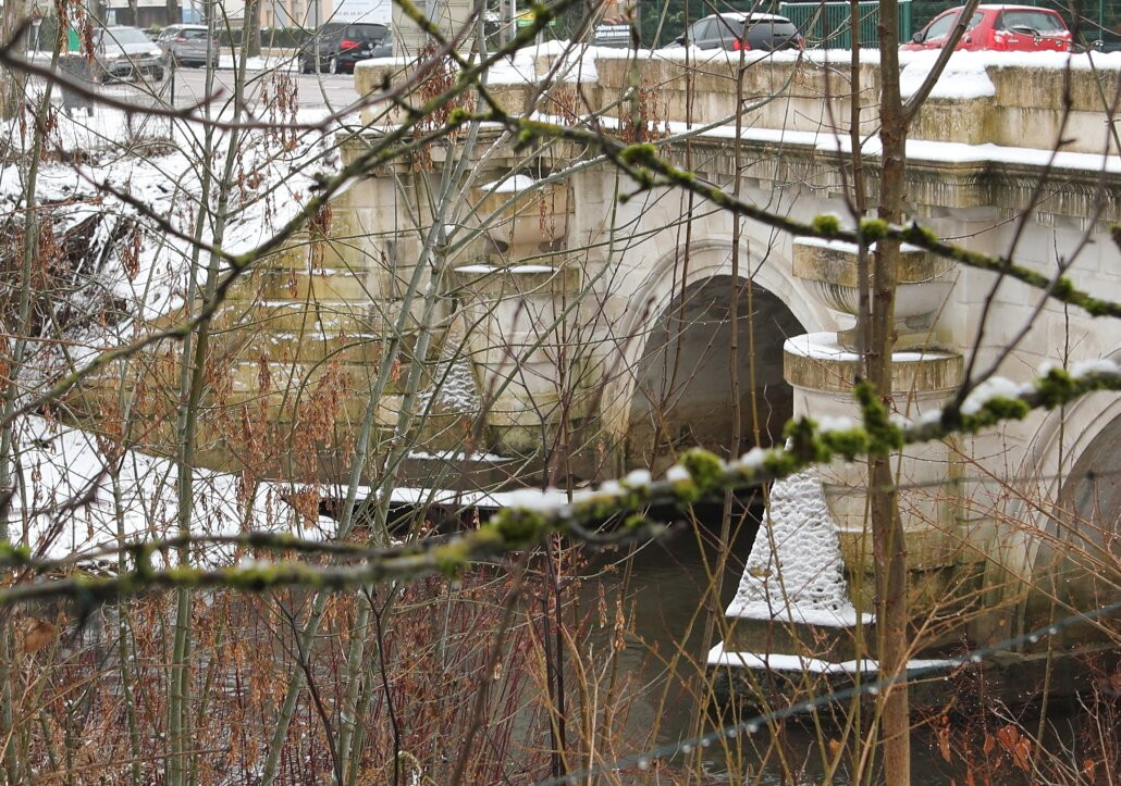 Le Pont de Pierre-Chatenoy-le-Royal必去景点