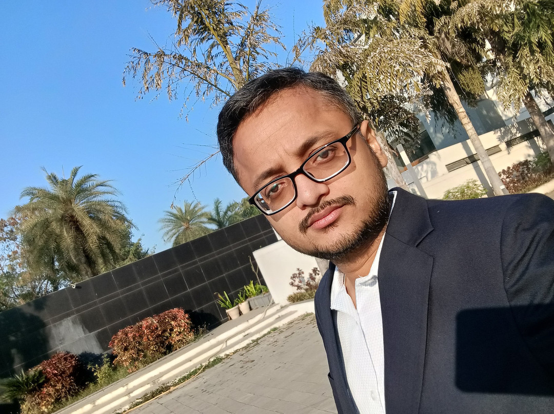 The Emerald Club主图