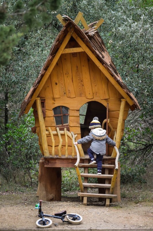 Les Cabanes Dans Les Bois  Logis Hôtel-家庭/游戏区