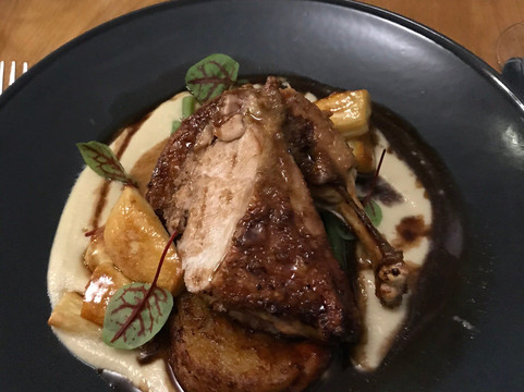 The Bull & Swan主图