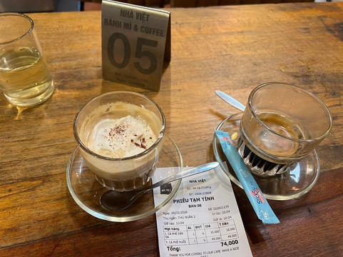 NHÀ VIỆT BÁNH MÌ &CAFFEE