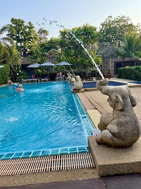 魅力素可泰度假酒店主图