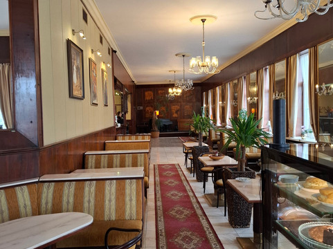 欧罗巴酒店主图