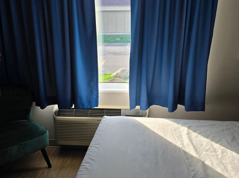 皇后大酒店主图