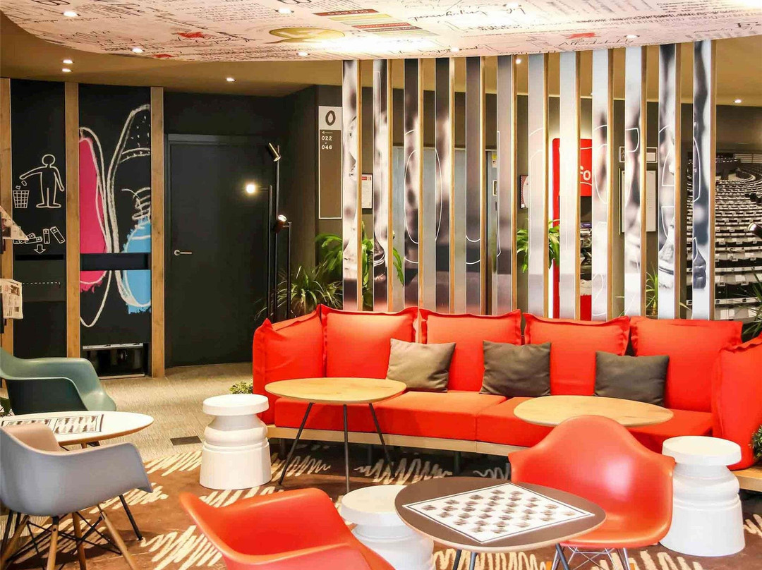 宜必思伊伦酒店主图