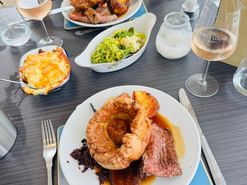 菲雷白屋酒店主图