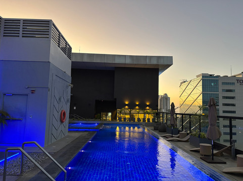 瑟达宿务中央集团酒店主图