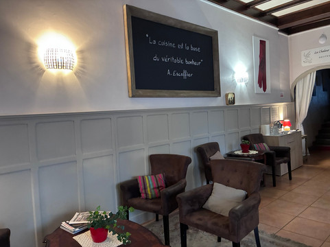 德喀斯酒店主图