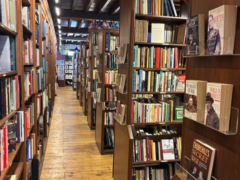 Booth's Bookshop & Cinema-海伊必去景点