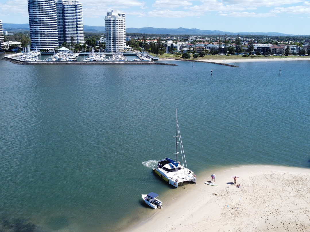 Sunrise Sailing Charters Gold Coast-梅因海滩必去景点