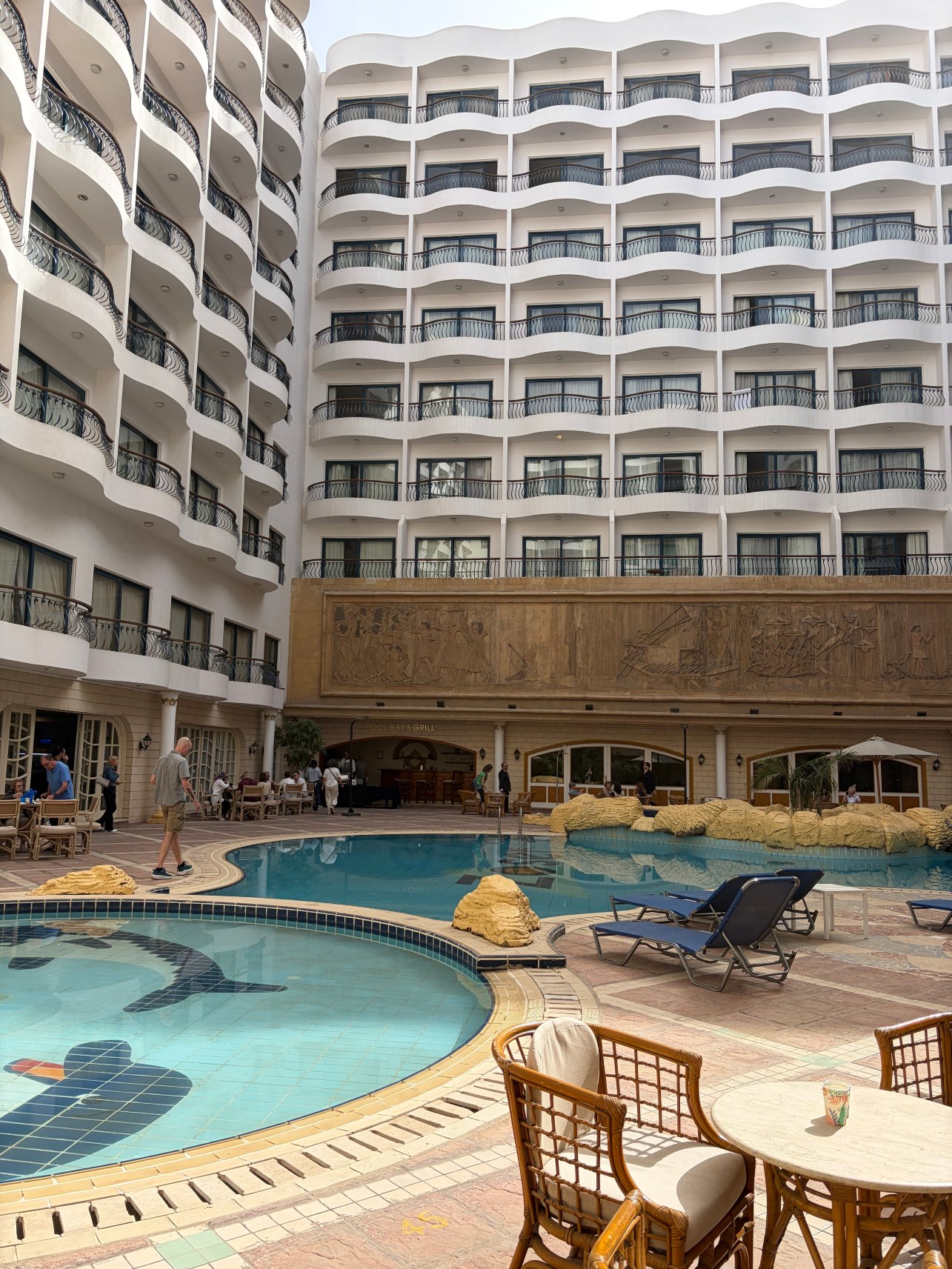 阿扎尔金字塔酒店-官方