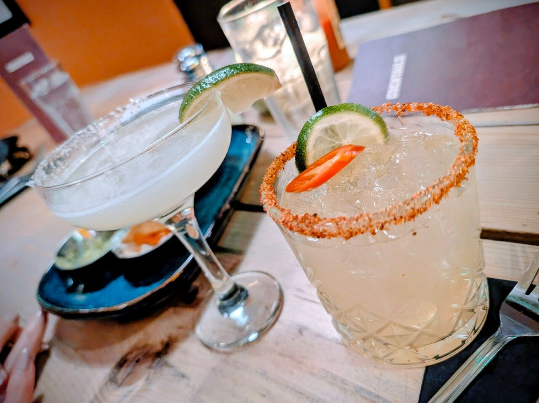 Common Bar & Kitchen