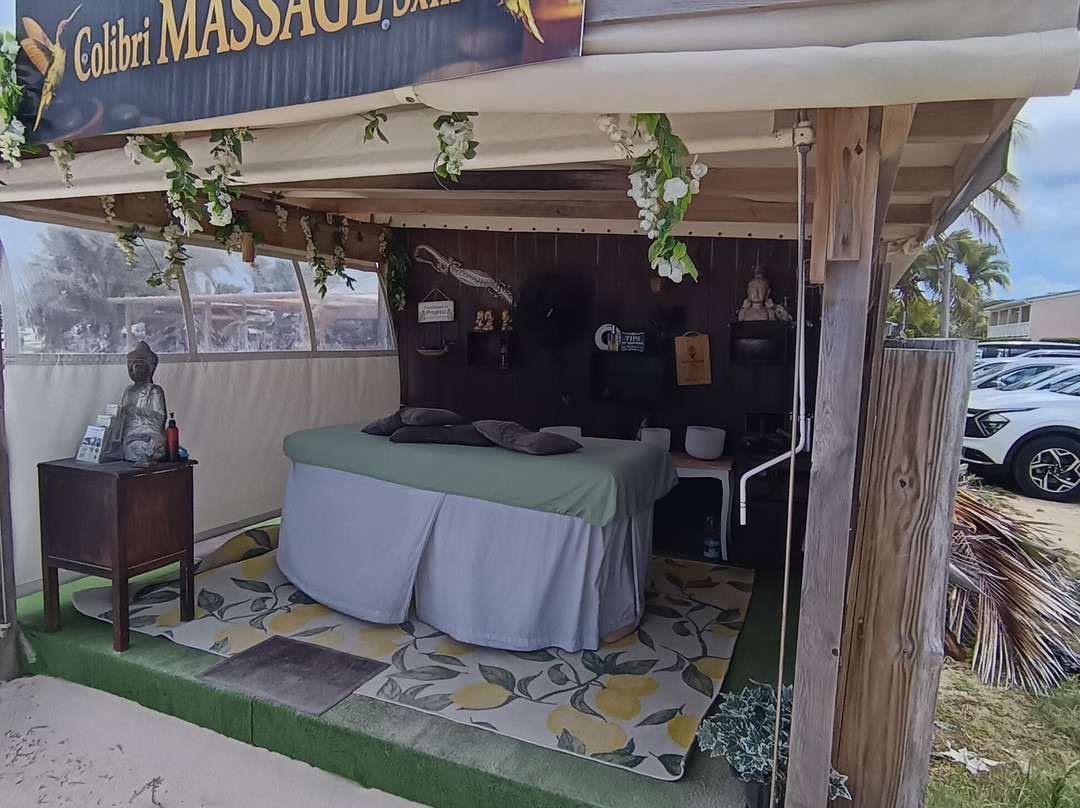 Colibri Massage Sxm-东方湾必去景点