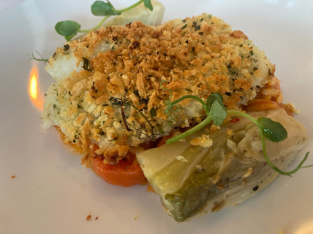 劳林阿尔本酒店主图