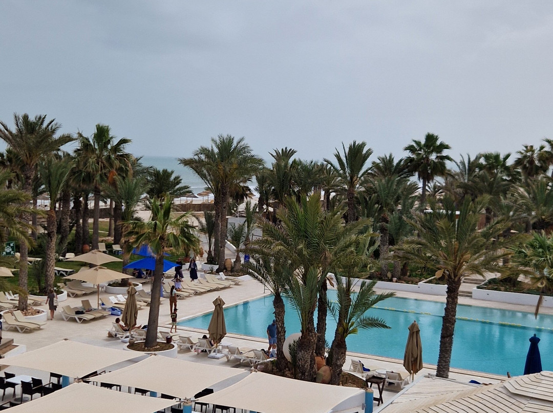 吉尔巴岛棕榈海滩俱乐部主图