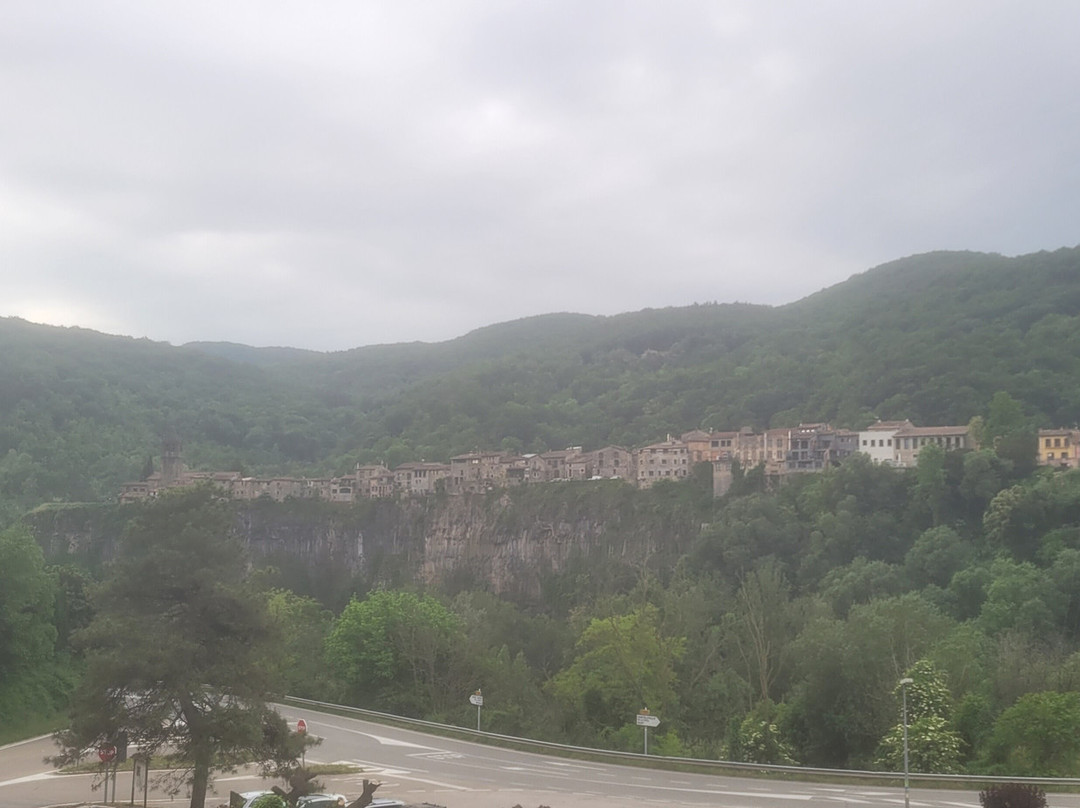 岩山旅馆主图