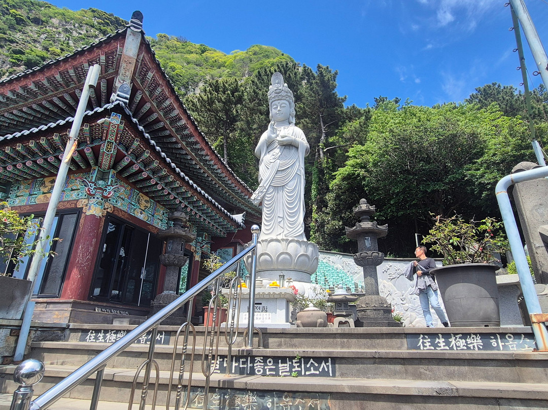 Sanbanggulsa Temple-西归浦市必去景点