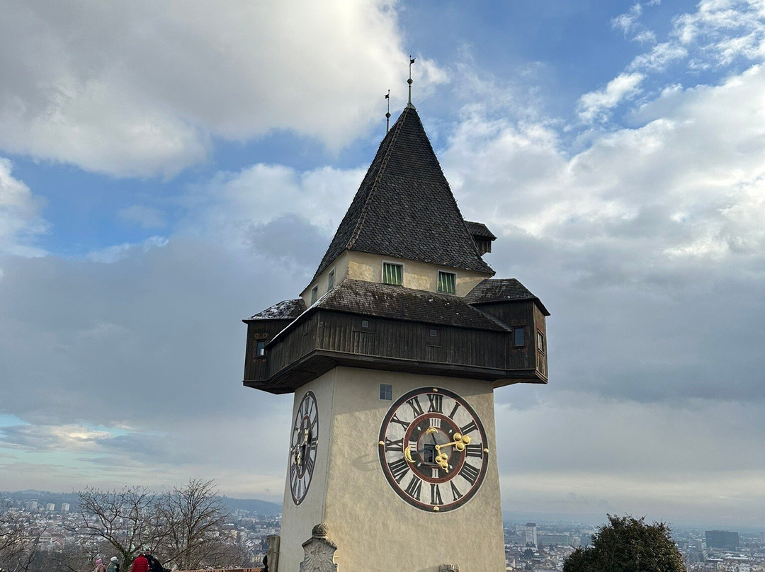 Uhrturm-格拉茨城必去景点